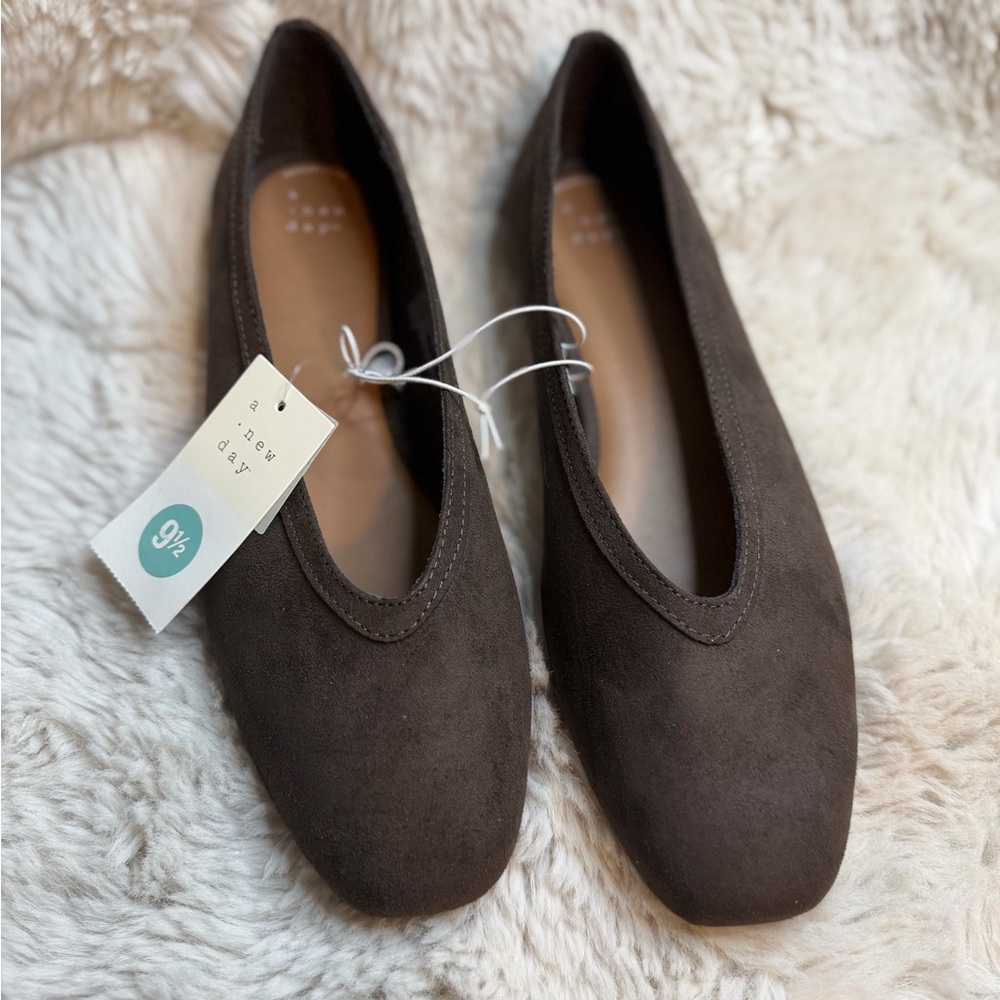 A New Day Shoes Womens Size 9.5 Brown Faux Suede Ballet Flats Memory Foam New